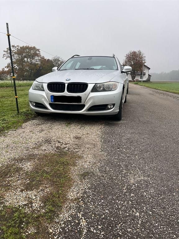 Gebraucht BMW 318 143 PS (105 kW) 2008 Silber Kombi