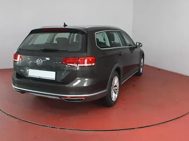 Gebraucht VW Passat Alltrack 190 PS (139 kW) 2017 Braun (metallic) Kombi