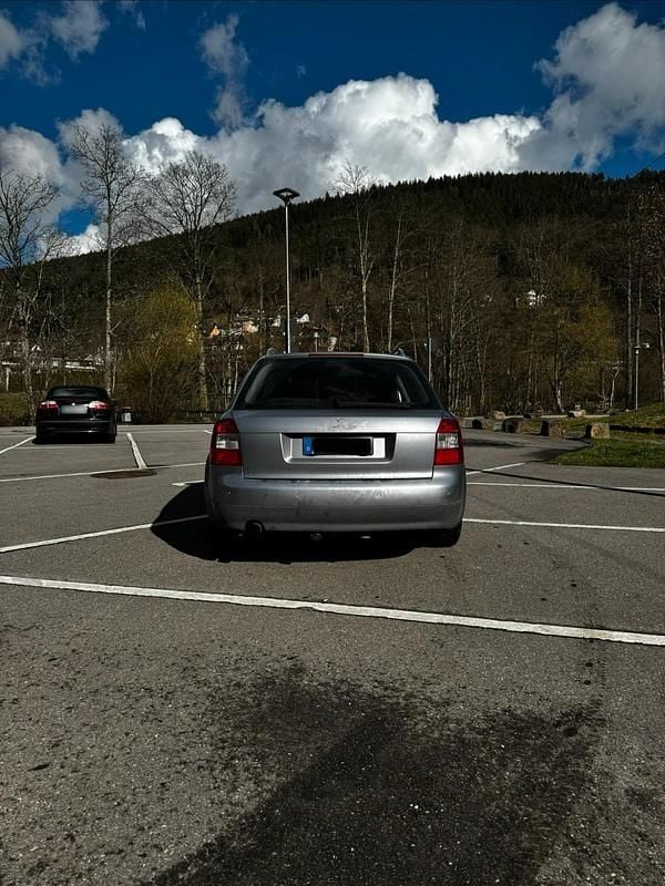 Używany Audi A4 130 KM (95 kW) 2004 Srebrny Kombi