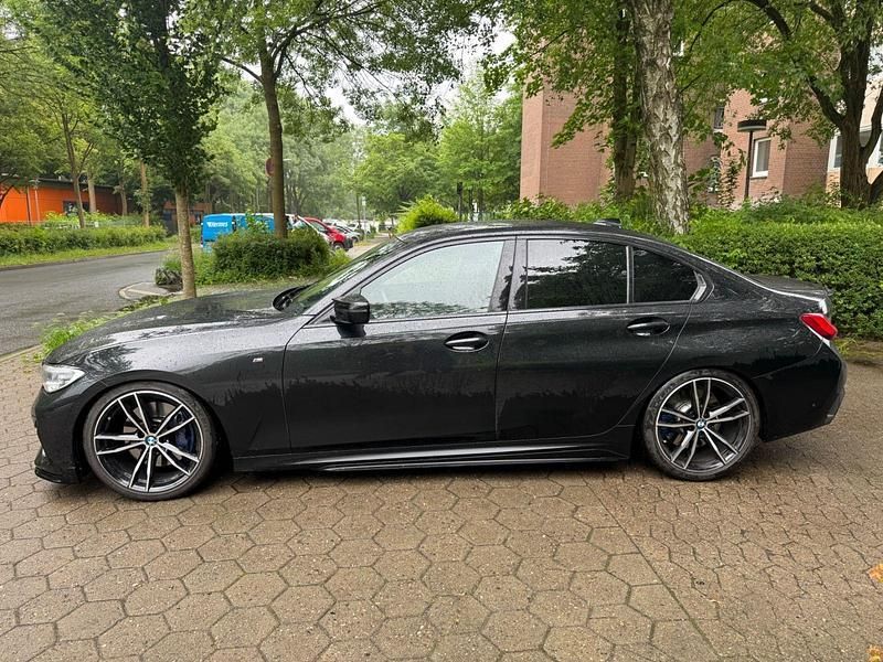 Schwarz Gebraucht 2019 BMW 330 M Sport Limousine | 31.000 € (Fairer Preis) - Bild 1/4