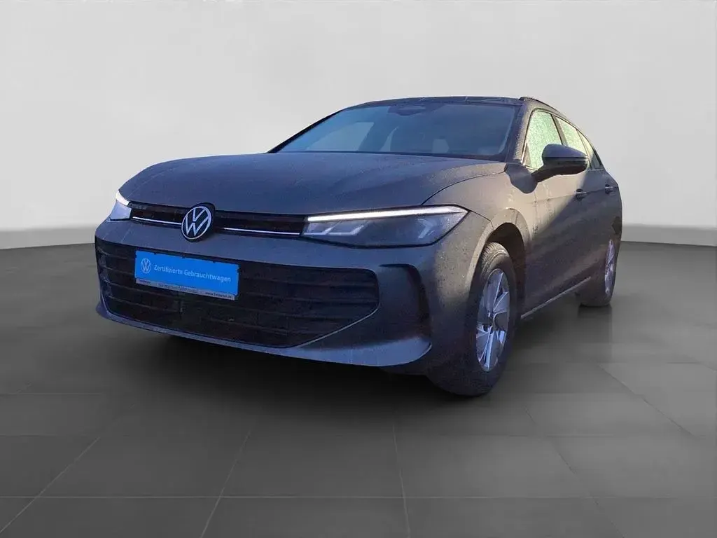 Używany VW Passat Basis 150 KM (110 kW) 2025 Szary Kombi