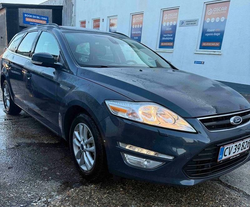 Gebraucht Ford Mondeo Trend 140 PS (102 kW) 2012 Grau Limousine