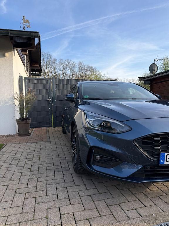 Usata Ford Focus ST-Line 155 CV (114 kW) 2022 Blu Berlina