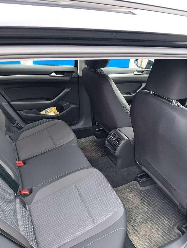 Gebraucht VW Passat 120 PS (88 kW) 2019 Schwarz Limousine