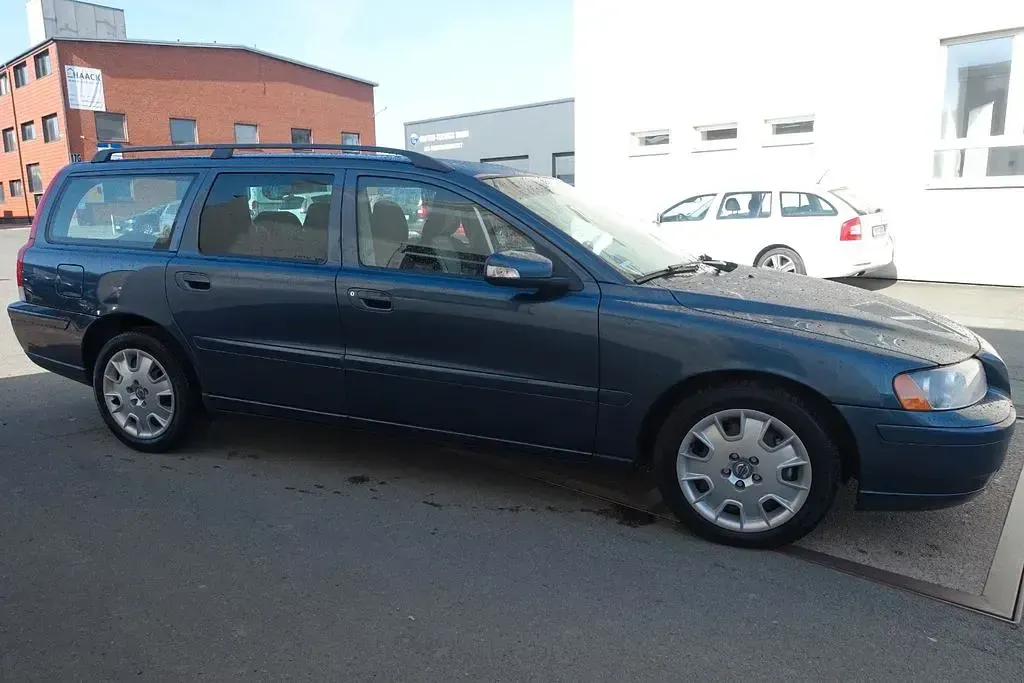 Gebraucht Volvo V70 Kinetic 163 PS (119 kW) 2006 Blau Kombi