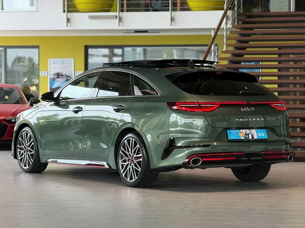 Gebraucht Kia ProCeed GT GT 204 PS (150 kW) 2023 Grün Kleinwagen