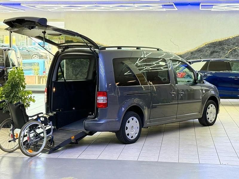 Grau Gebraucht 2013 VW Caddy Van / Kleinbus | 23.900 € - Bild 1/4