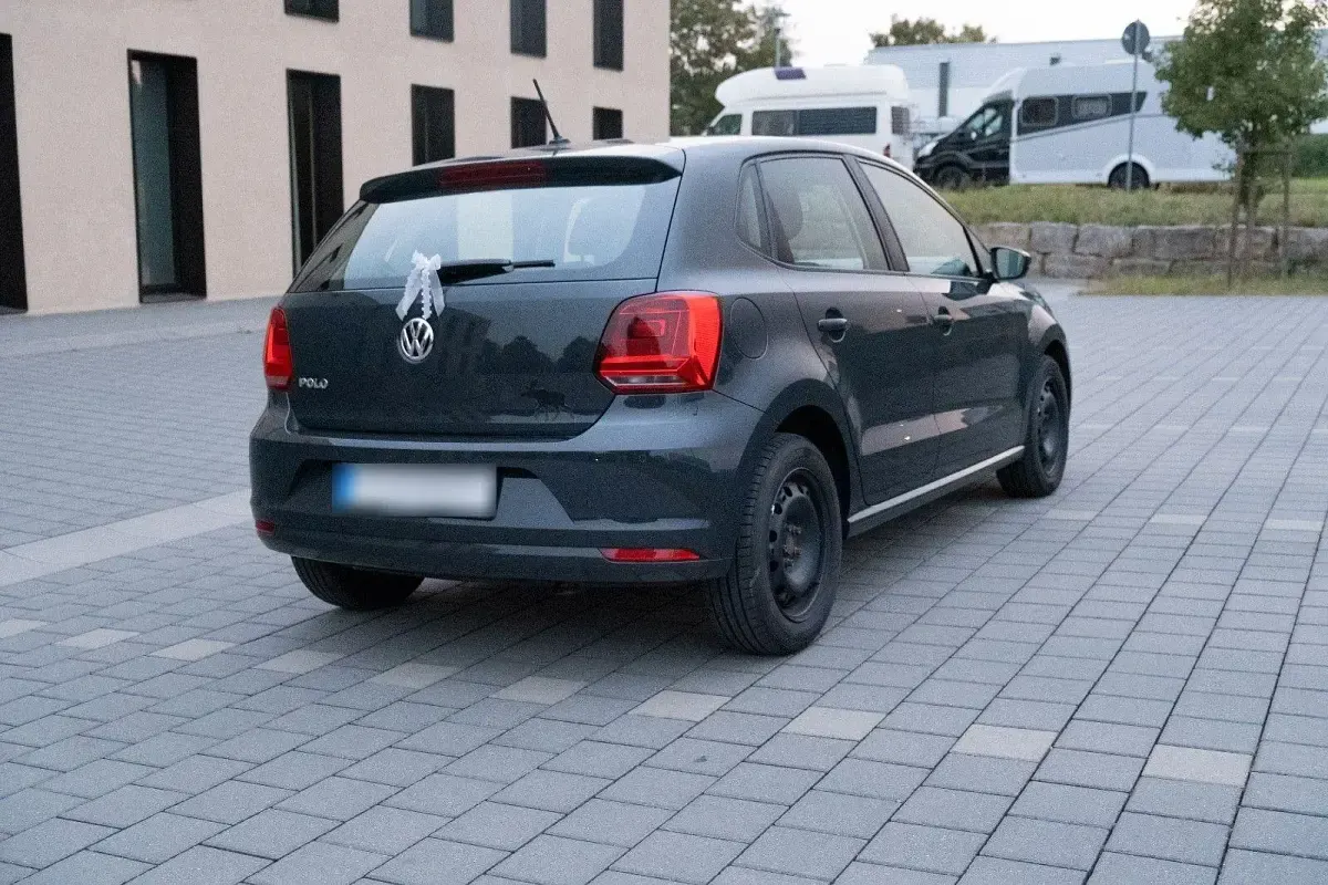 Gebraucht VW Polo Trendline 75 PS (55 kW) 2015 Grau Kleinwagen