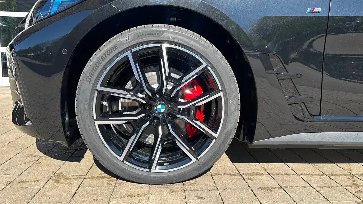 Neu BMW i4 Comfort Edition 294 kW (401 PS) 2026 Saphirschwarz metallic Limousine
