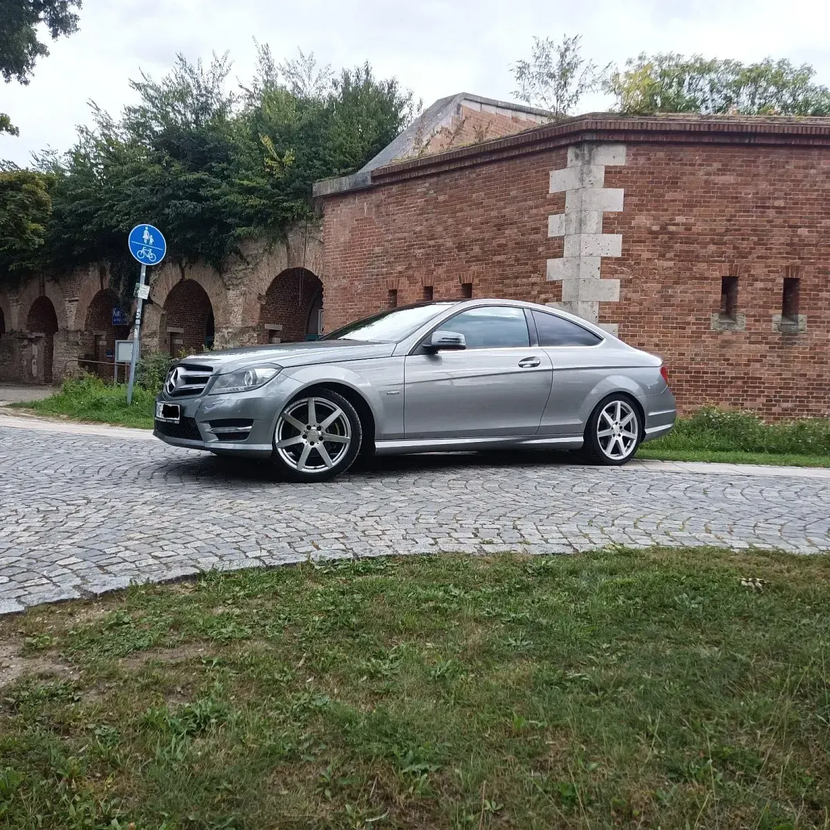 Gebraucht Mercedes C250 AMG 204 PS (150 kW) 2011 Coupé