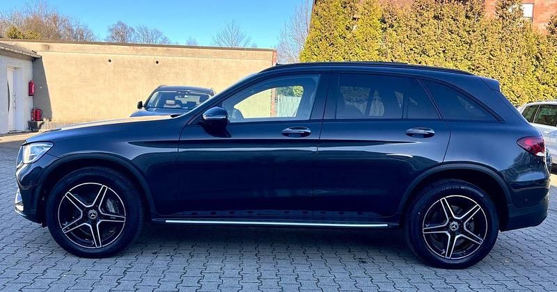 Gebraucht Mercedes GLC300e AMG line 194 PS (142 kW) 2021 Graphitgrau SUV