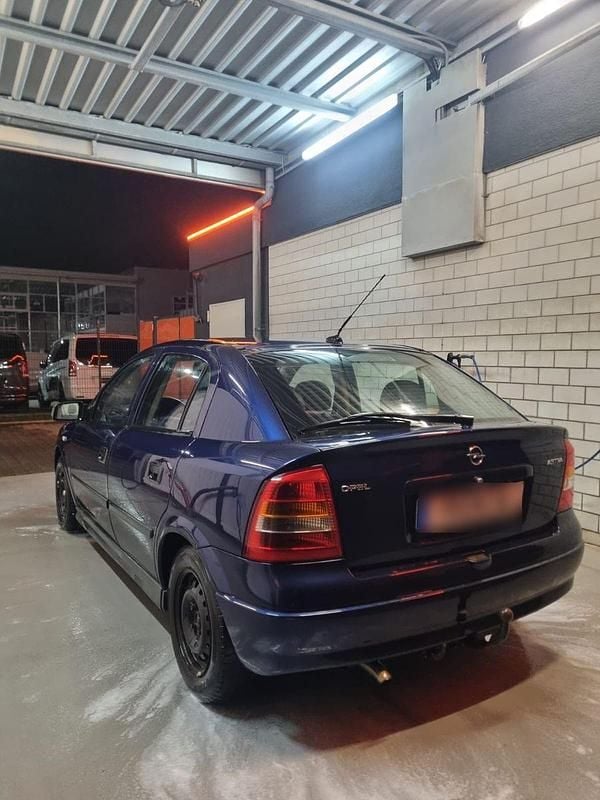 Gebraucht Opel Astra 75 PS (55 kW) 2002 Blau Limousine