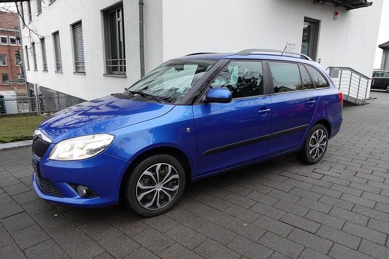Gebraucht Skoda Fabia Ambition 86 PS (63 kW) 2014 Blau Kombi