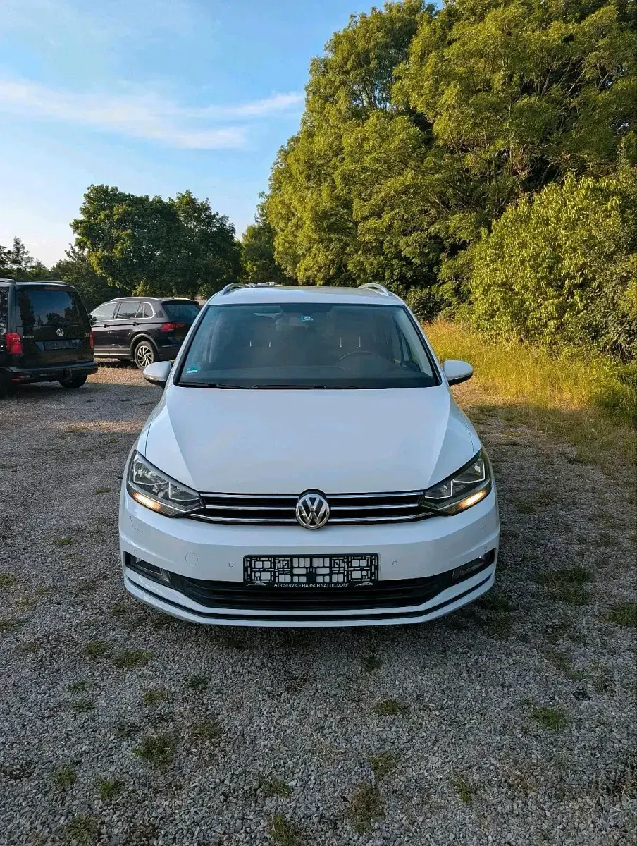 Gebraucht VW Touran 150 PS (110 kW) 2017 Weiß Van / Kleinbus