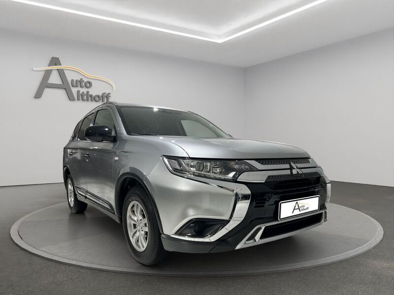 Grau metallic Gebraucht 2020 Mitsubishi Outlander SUV | 19.999 € (Guter Preis) - Bild 1/4