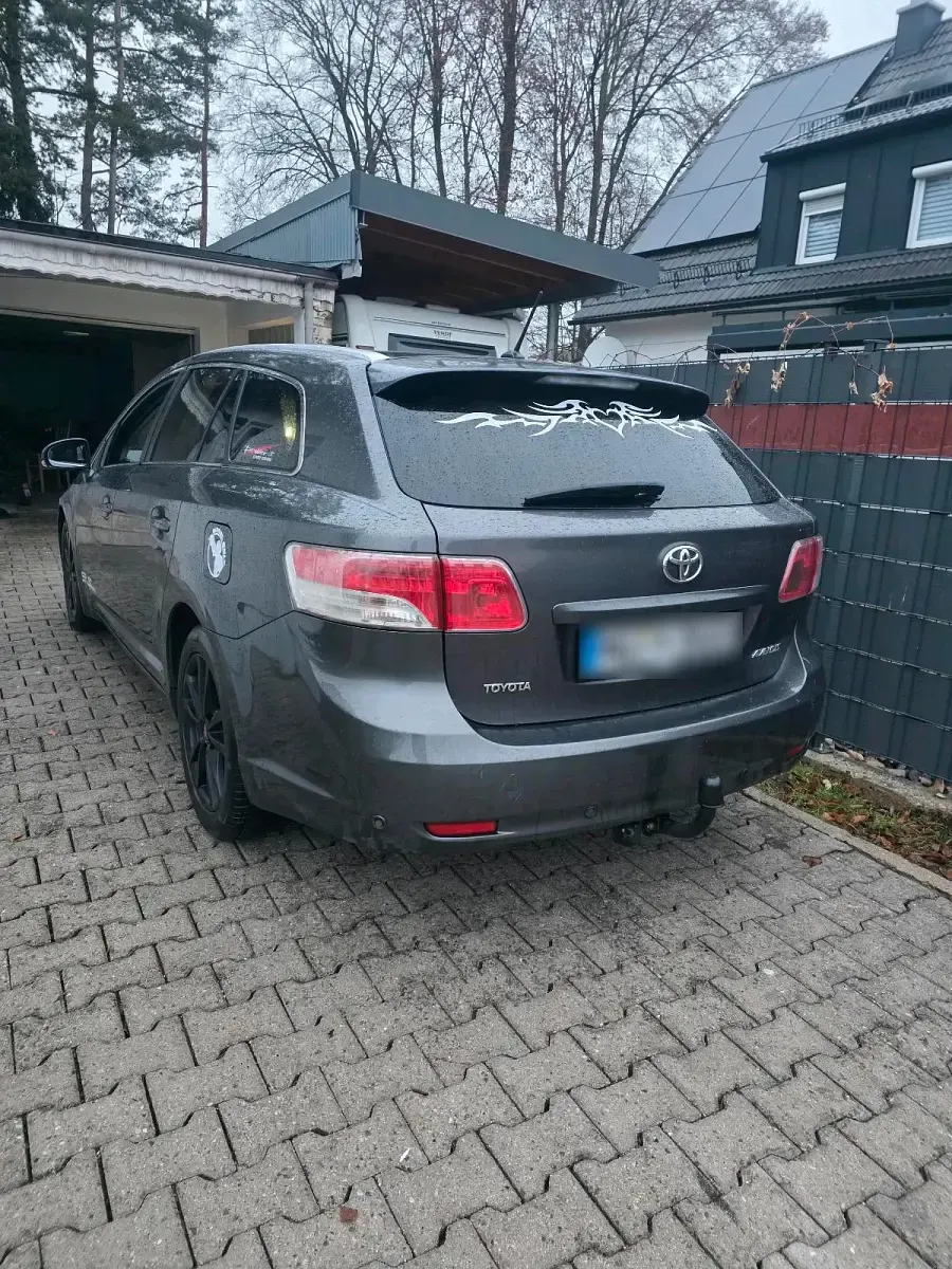 Gebraucht Toyota Avensis 150 PS (110 kW) 2009 Grau Kombi