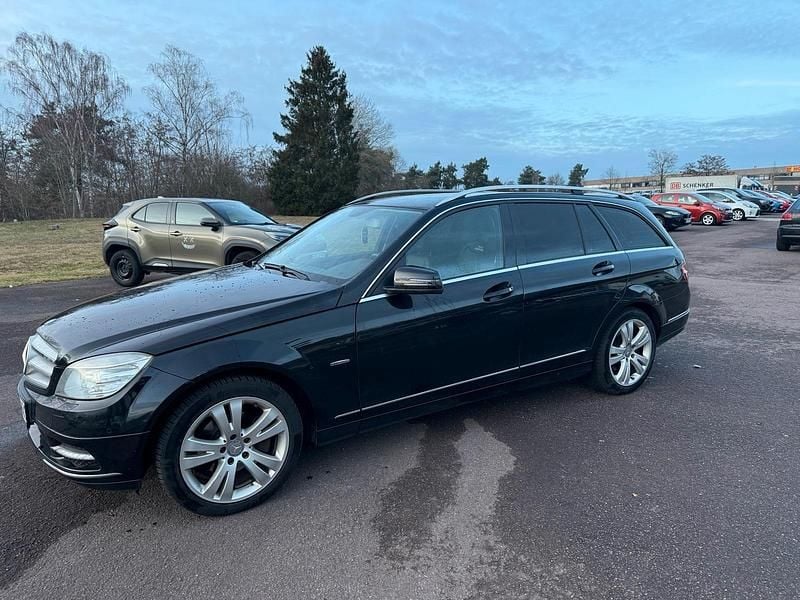Schwarz Gebraucht 2010 Mercedes C220 Avantgarde Kombi | 3.499 € (Guter Preis) - Bild 1/4