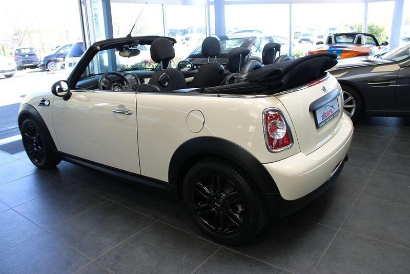 Gebraucht Mini One Cabriolet 98 PS (72 kW) 2015 Weiß Cabrio