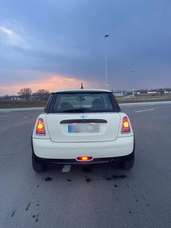 Gebraucht Mini ONE 75 PS (55 kW) 2010 Schwarz Kleinwagen