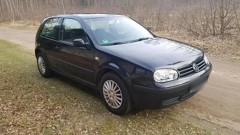 Gebraucht VW Golf IV 105 PS (77 kW) 2002 Schwarz Kleinwagen