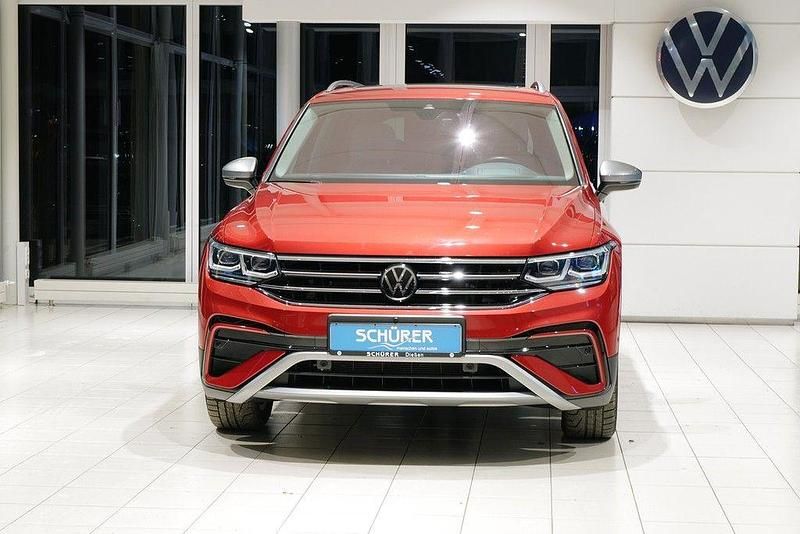 Gebraucht VW Tiguan Allspace Elegance 200 PS (147 kW) 2022 Rot SUV
