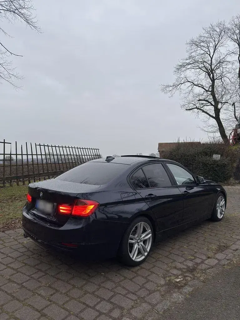 Second-hand BMW 320 Efficient Dynamics 163 CP (119 kW) 2012 Albastru Berlinǎ