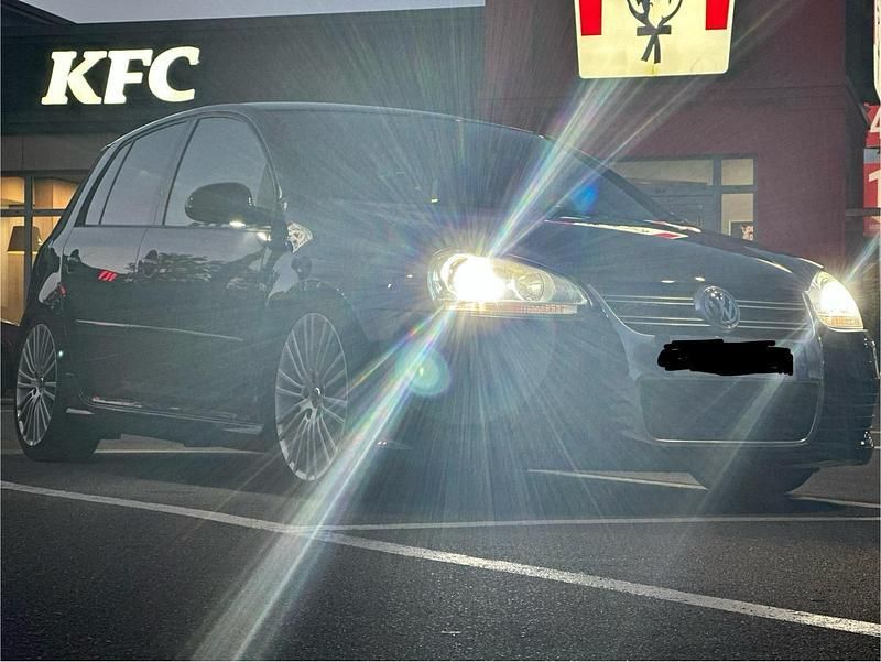 Schwarz Gebraucht 2006 VW Golf V R Kleinwagen | 10.500 € - Bild 1/4