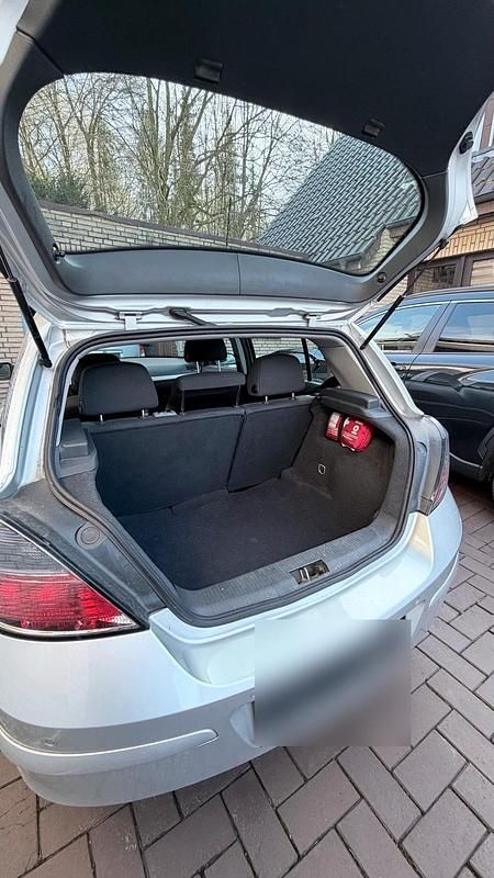 Gebraucht Opel Astra 90 PS (66 kW) 2007 Silber Kleinwagen