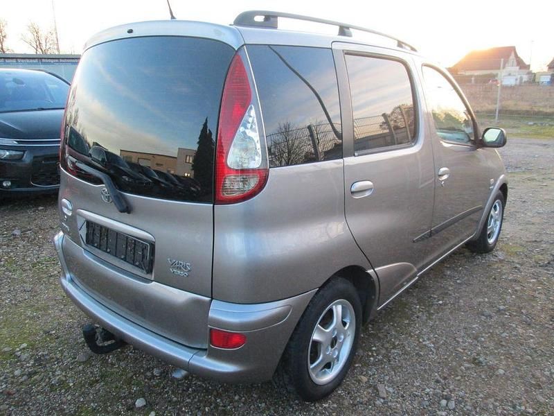 Gebraucht Toyota Yaris Sol 84 PS (61 kW) 2004 Grau Kombi