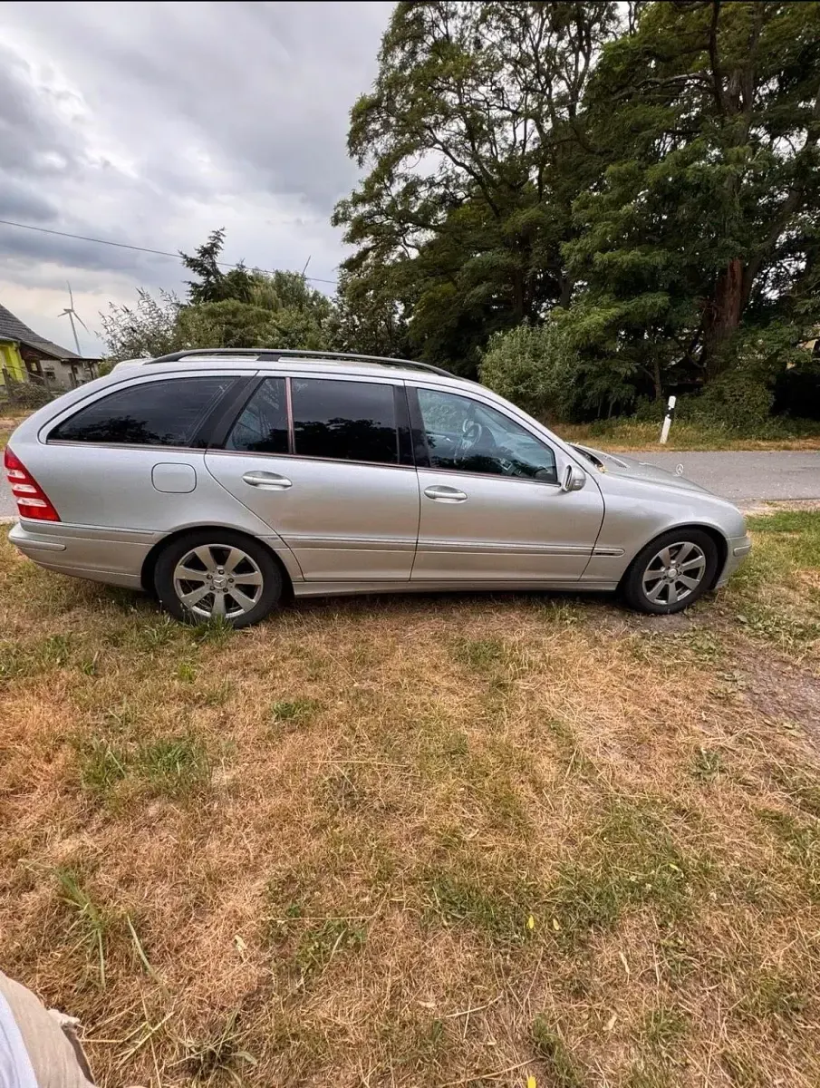 Gebraucht Mercedes C220 Avantgarde 150 PS (110 kW) 2004 Silber Kombi