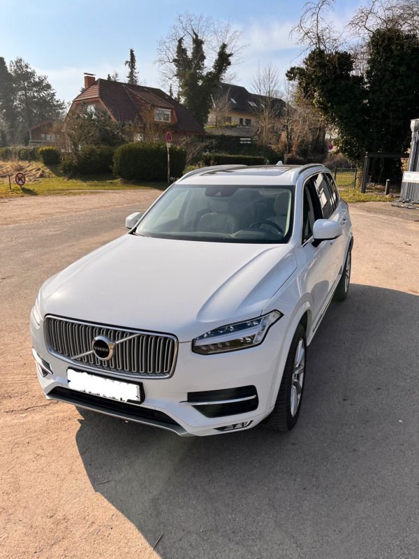 Weiß Gebraucht 2018 Volvo XC90 Inscription SUV | 28.500 € (Superpreis) - Bild 1/4
