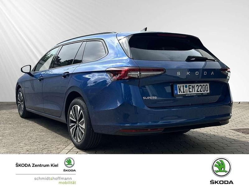 Gebraucht Skoda Superb Selection 150 PS (110 kW) 2025 Blau Kombi