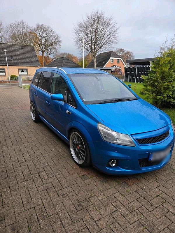 Blau Gebraucht 2006 Opel Zafira OPC Van / Kleinbus | 5.200 € - Bild 1/4