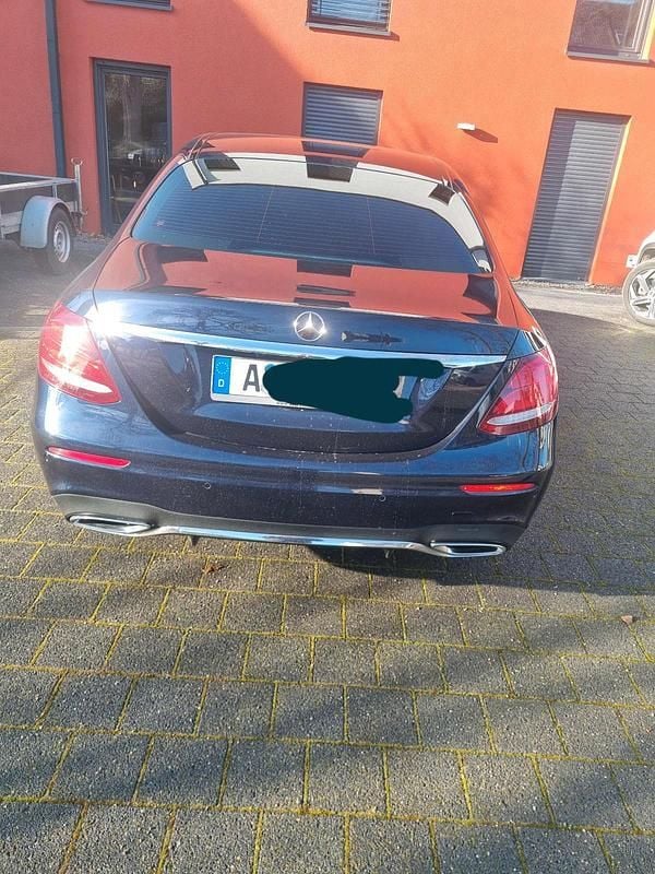 Gebraucht Mercedes E350 286 PS (210 kW) 2019 Blau Limousine