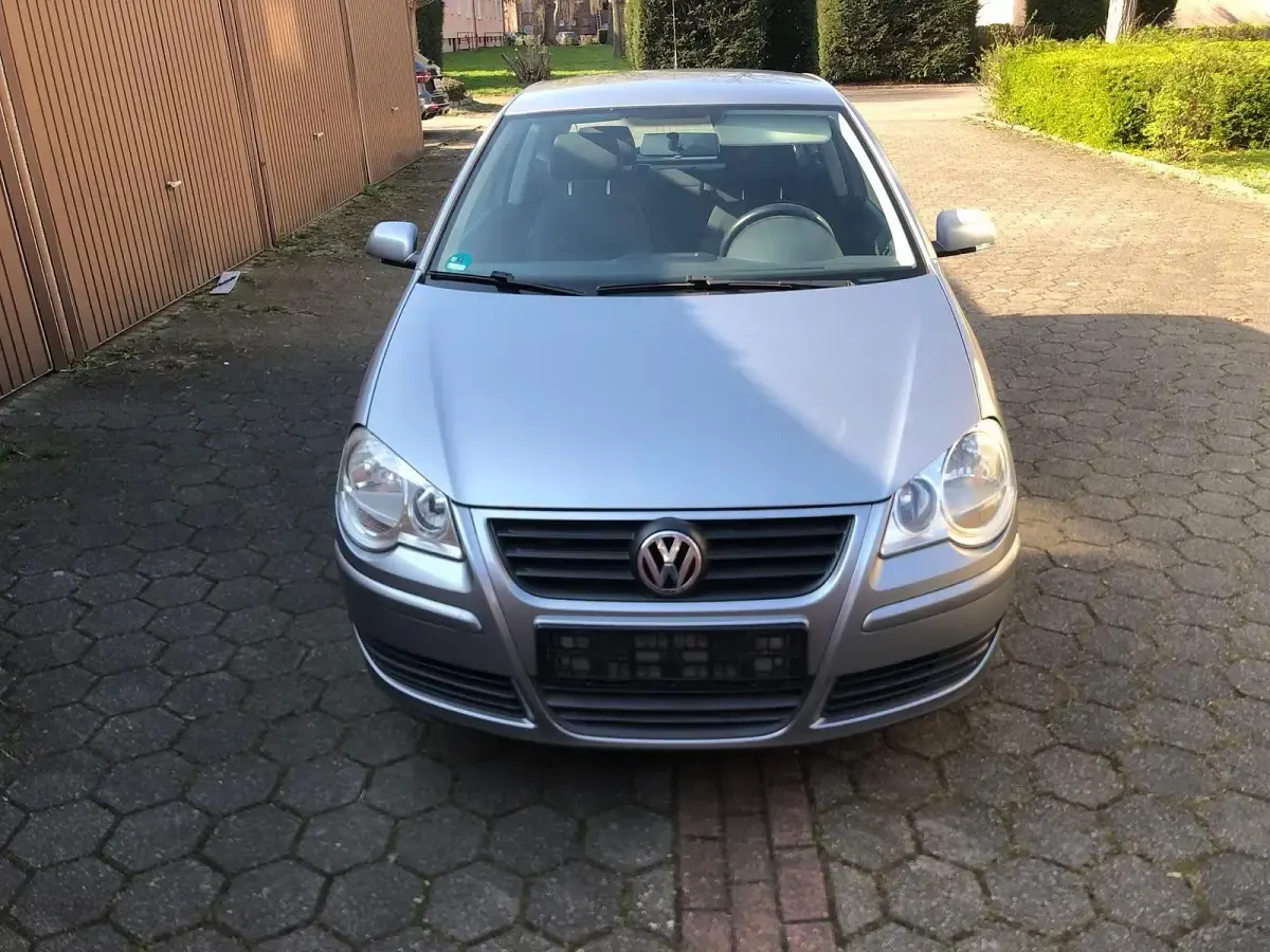 Gebraucht VW Polo 64 PS (47 kW) 2005 Grau Kleinwagen