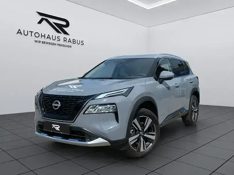 Neu Nissan X-Trail Tekna 150 PS (110 kW) 2025 Grau SUV