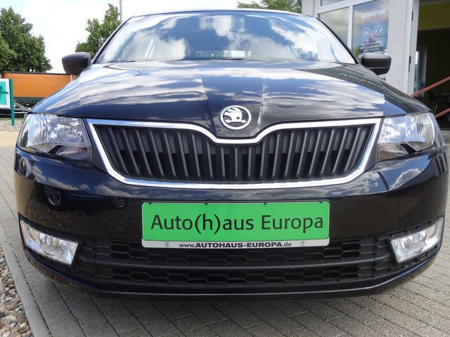Gebraucht Skoda Rapid Active 86 PS (63 kW) 2015 Schwarz metallic Kleinwagen