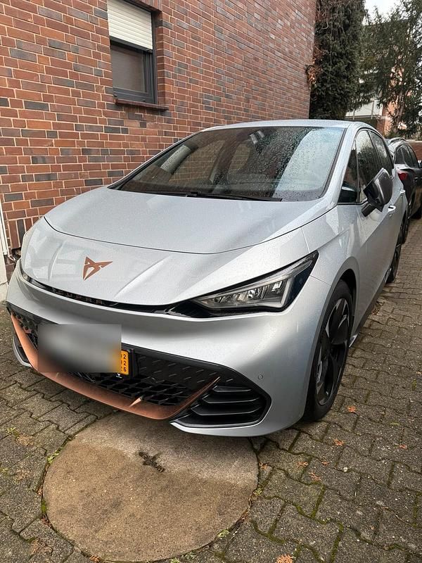 Neu Cupra Born 169 kW (231 PS) 2025 Silber Kleinwagen