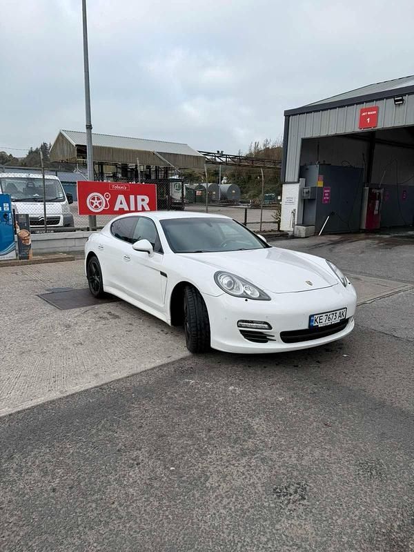Weiß Gebraucht 2013 Porsche Panamera Limousine | 27.000 € - Bild 1/4