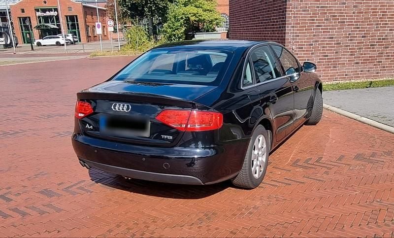 Gebraucht Audi A4 160 PS (117 kW) 2011 Schwarz Limousine
