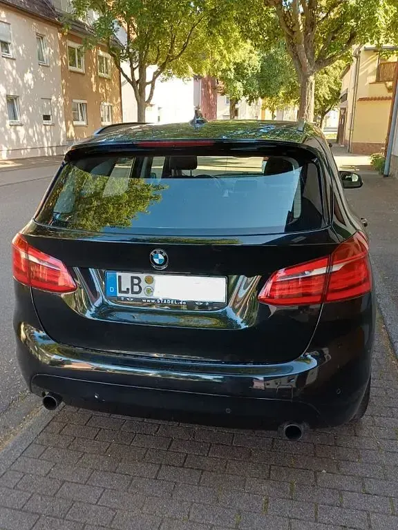Gebraucht BMW 220 Active Tourer Advantage 192 PS (141 kW) 2016 Schwarz Van / Kleinbus