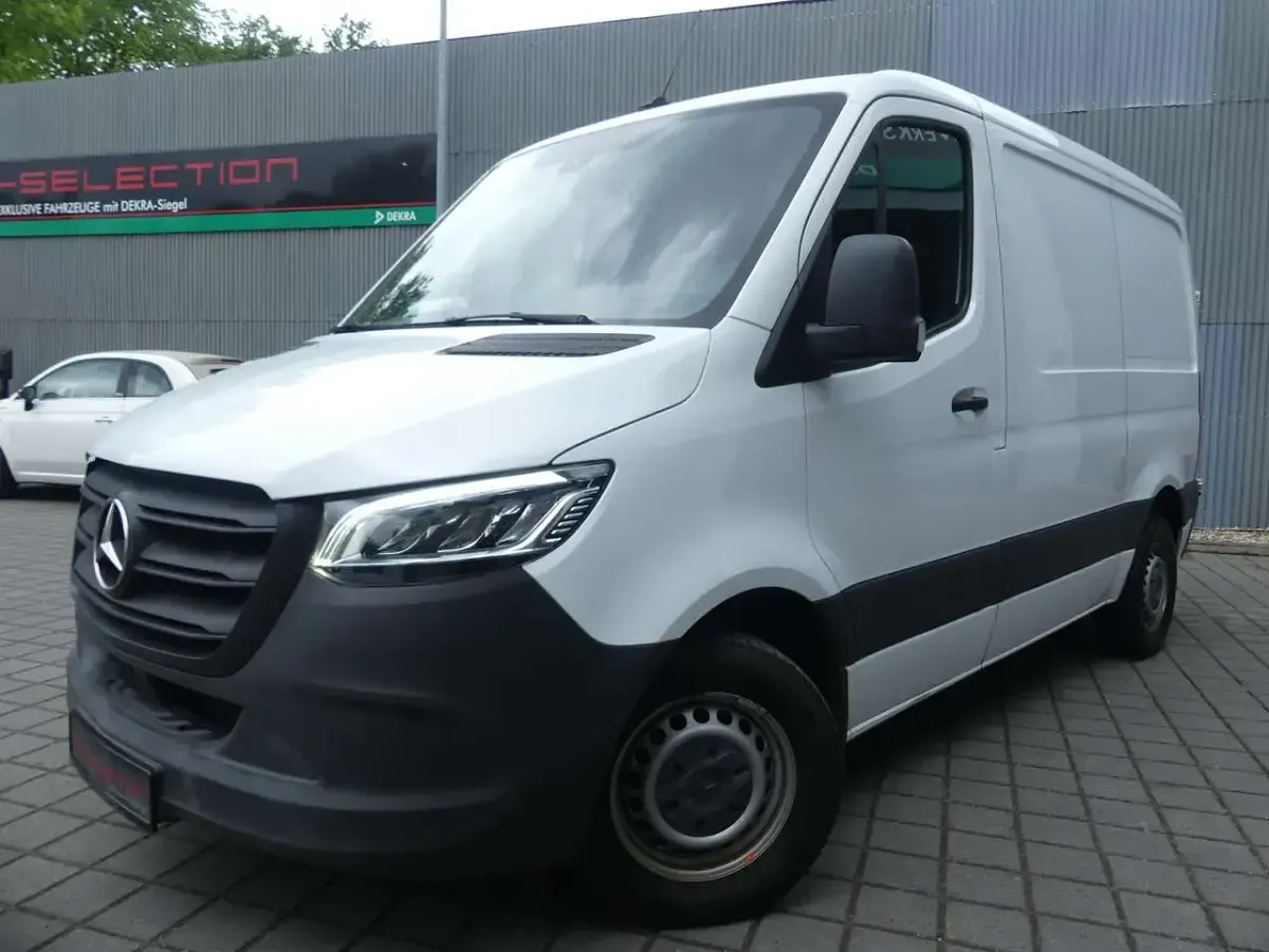 Gebraucht Mercedes Sprinter 143 PS (105 kW) 2022 Arktikweiss Van