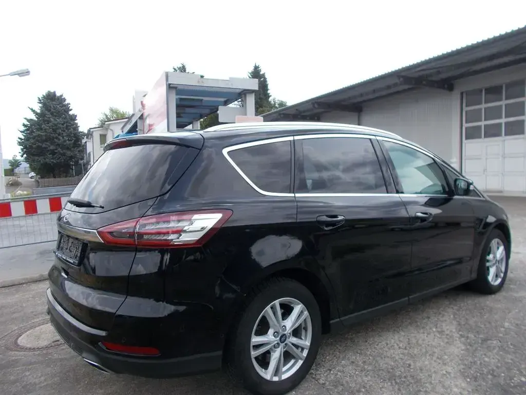 Gebraucht Ford S-MAX Titanium 190 PS (139 kW) 2018 Schwarz Van / Kleinbus