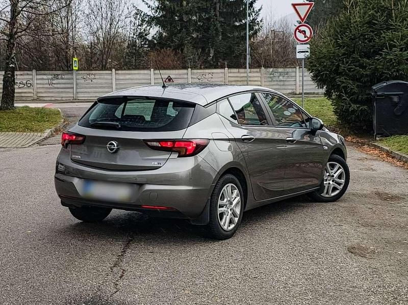 Gebraucht Opel Astra Edition 110 PS (80 kW) 2016 Grau Limousine