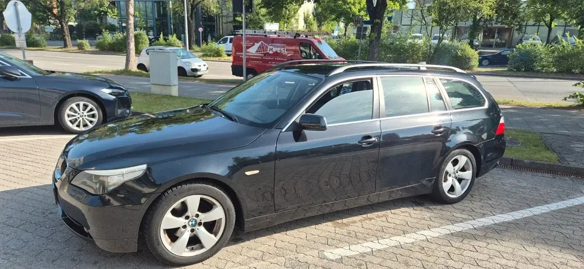Gebraucht BMW 525 Sport Line 177 PS (130 kW) 2007 Schwarz Kombi