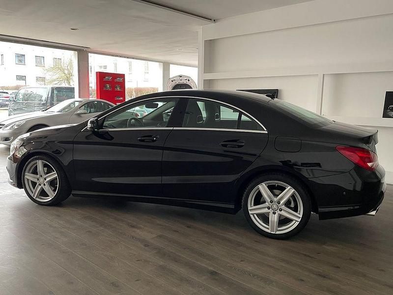 Gebraucht Mercedes CLA180 Urban 122 PS (89 kW) 2014 Schwarz Limousine
