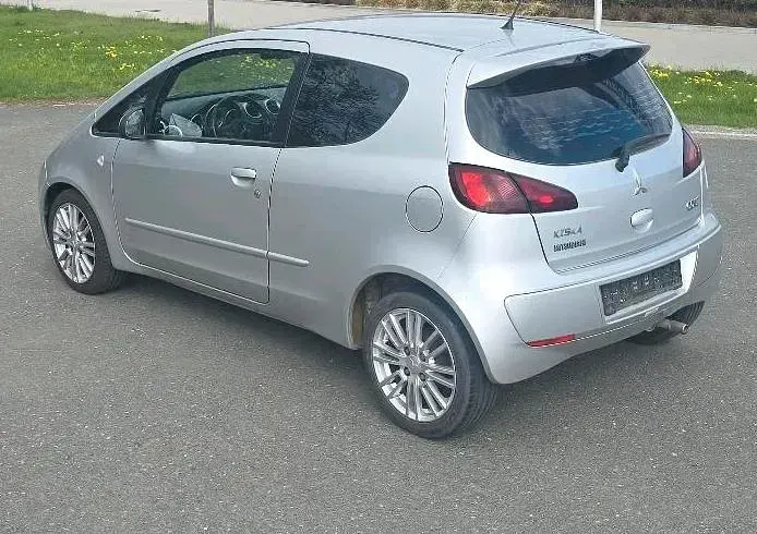 Gebraucht Mitsubishi Colt 75 PS (55 kW) 2008 Silber Kleinwagen