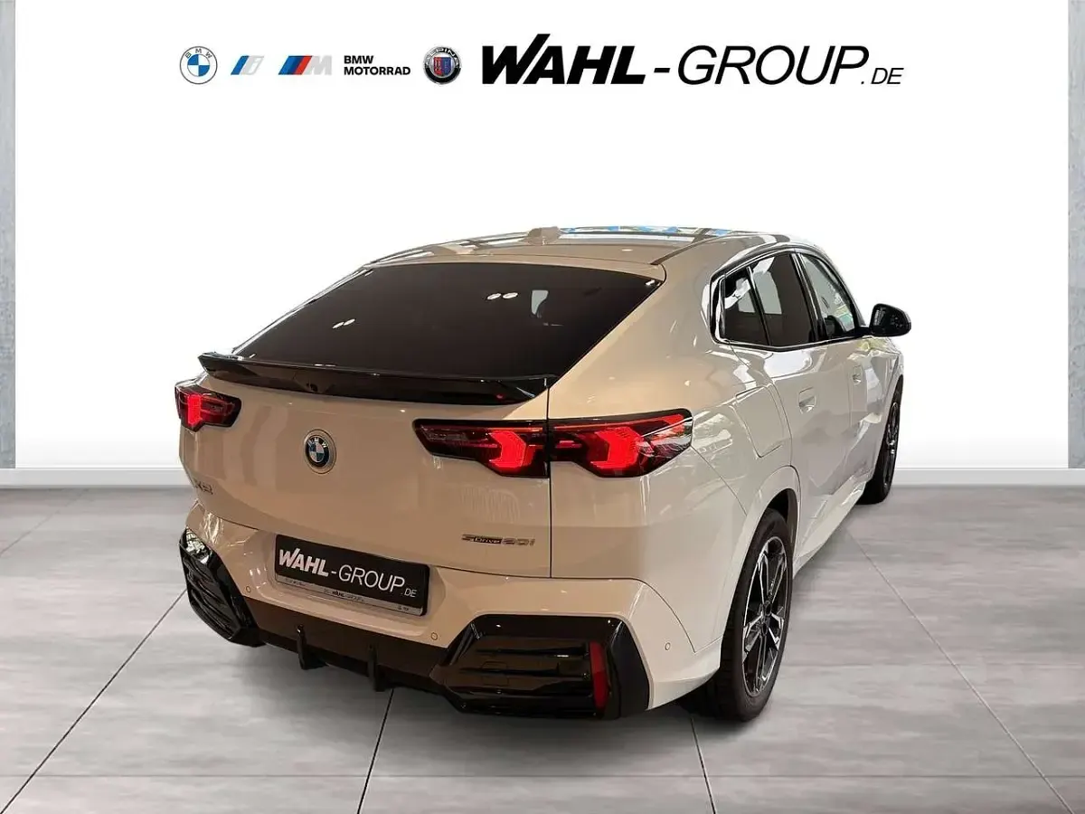 Gebraucht BMW X2 Luxury Line 156 PS (114 kW) 2025 Alpinweiß uni SUV