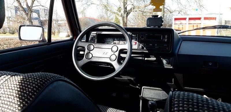 Gebraucht VW Golf I 50 PS (36 kW) 1982 Rot Kleinwagen