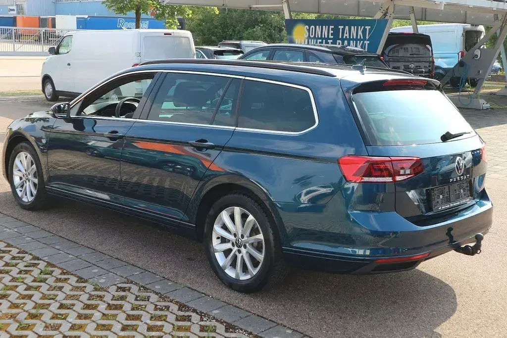 Gebraucht VW Passat Business 150 PS (110 kW) 2024 Blau Kombi
